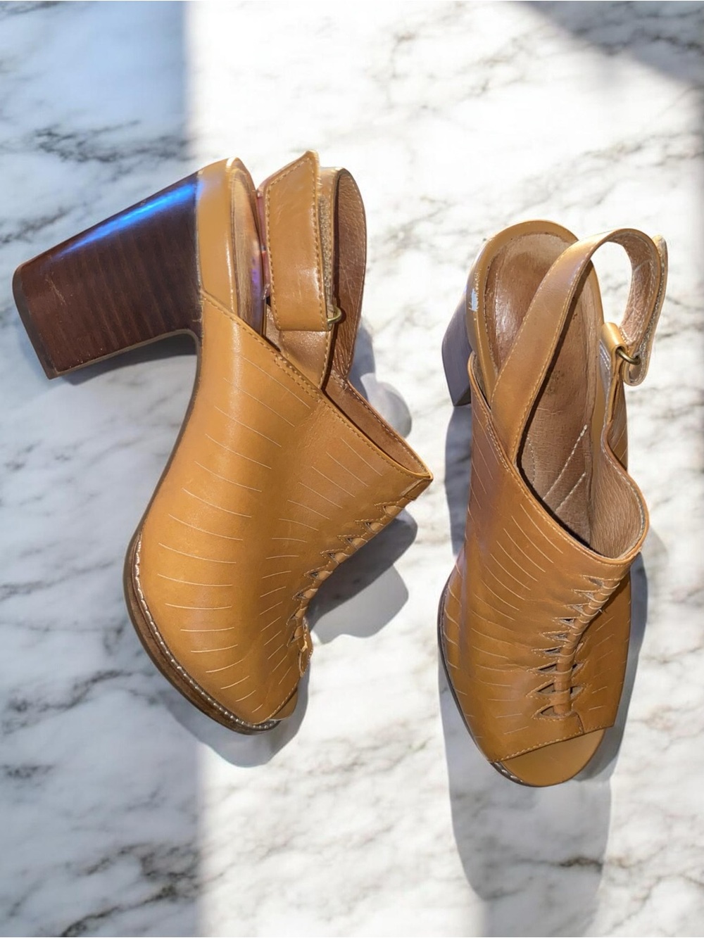 Clarks Artisan Briatta Key Tan Leather Block Heel Slingback Sandals Size 6